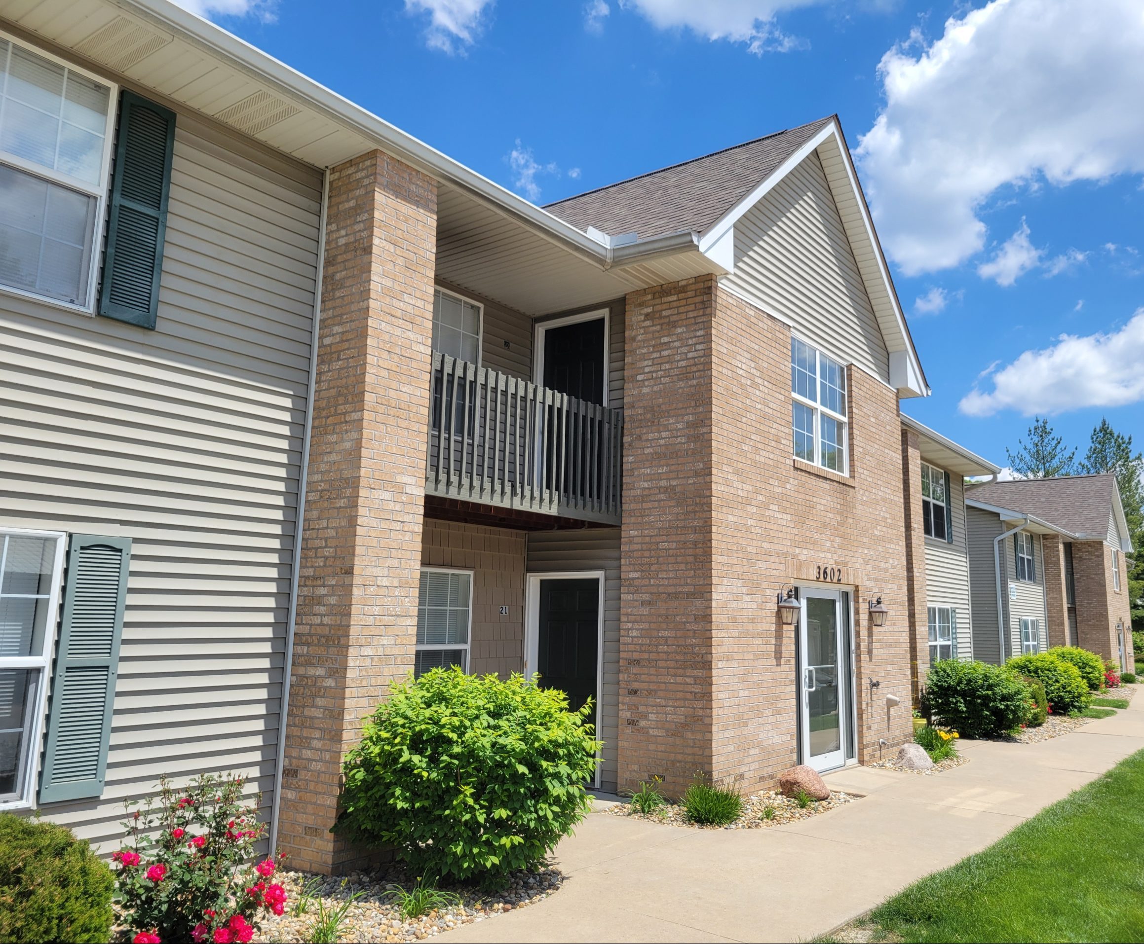 Hidden Oaks Condos